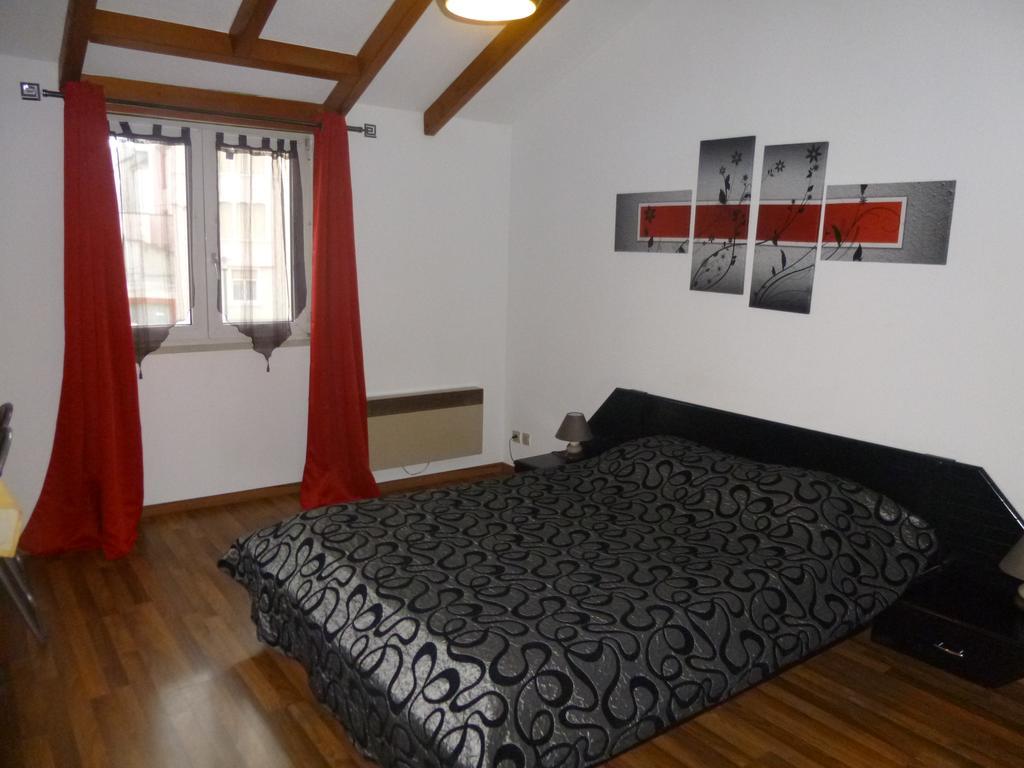 Studio/Hôtel Porte De France Saint-Louis  Buitenkant foto